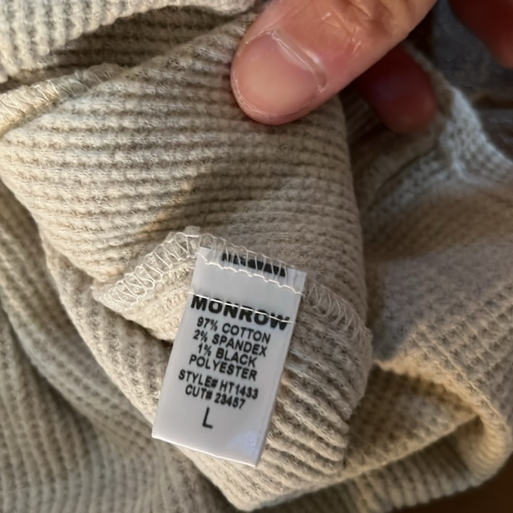 Monrow thermal button down - Picture 4 of 5